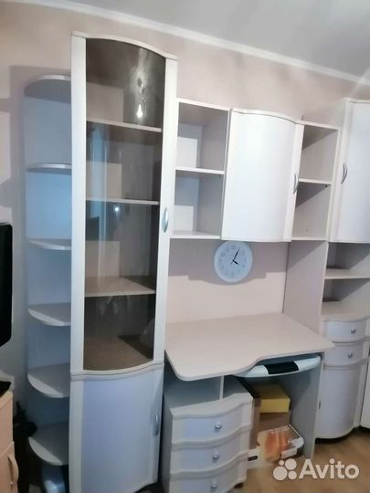 Стенка с письменным столом