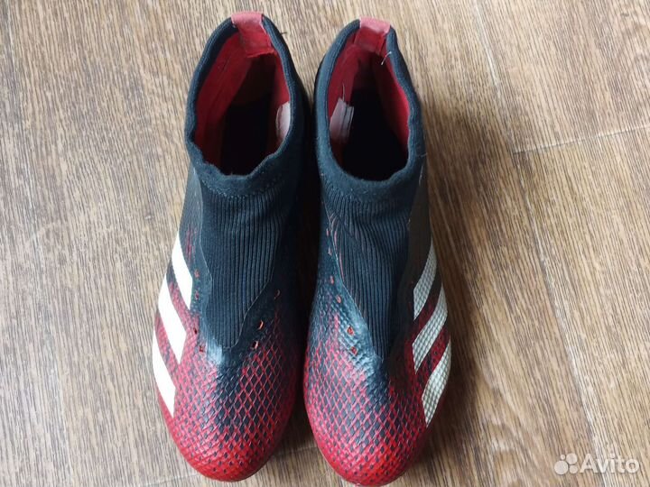 Футбольные бутсы adidas