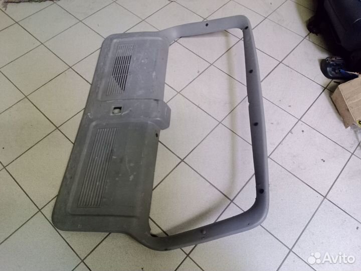 Пластик багажника Ford Explorer 2