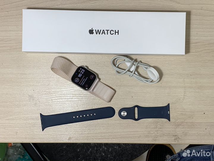 Часы Apple watch se 2020 44 мм