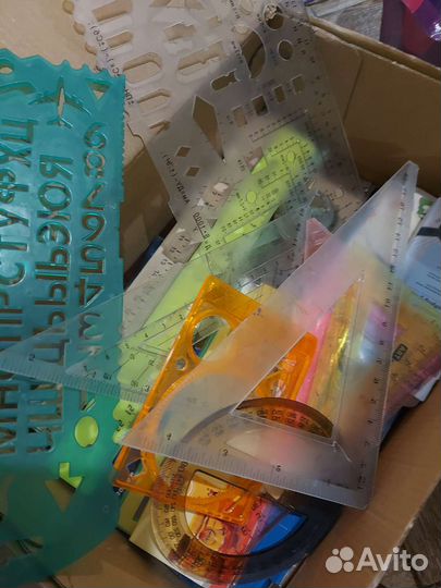 Школьные принадлежности