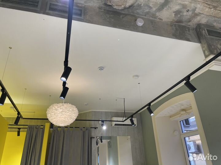 Трековые светильники на шинопроводе