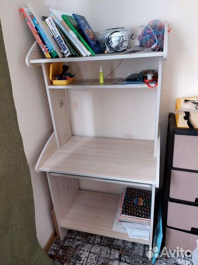 Школьный стол