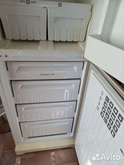 Холодильник двухкамерный Стинол б/у