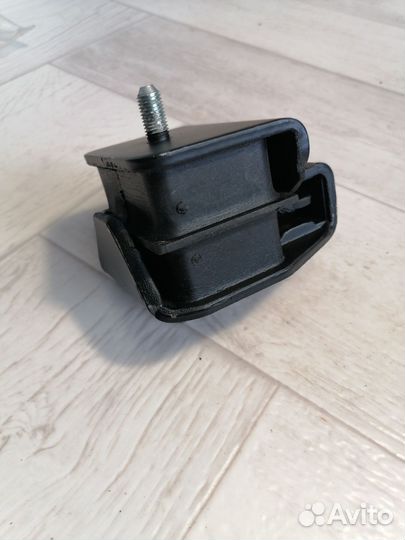 Опора/подушка двигателя передняя Subaru