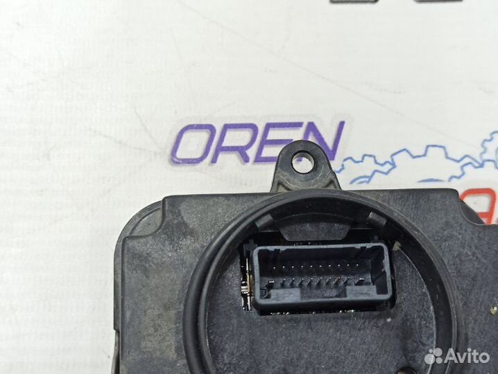 Блок управления фарой передний левый Toyota Camry