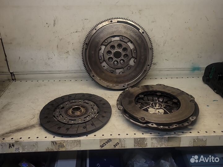 Сцепление маховик 2.5 AXD VW Transporter T5 2003