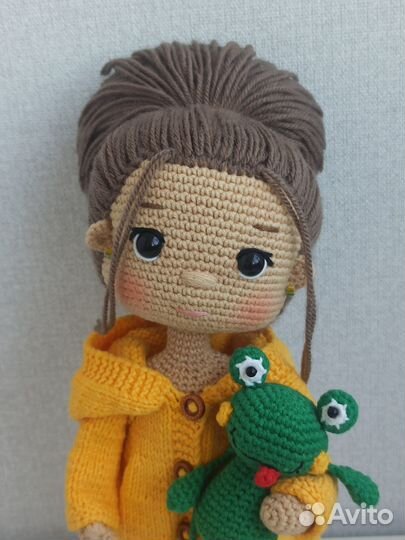 Вязаная кукла с гардеробом (на заказ)