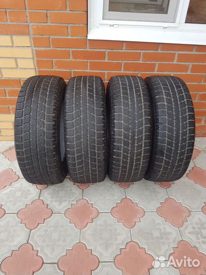 Toyo Observe GSi-5 235/65 R17