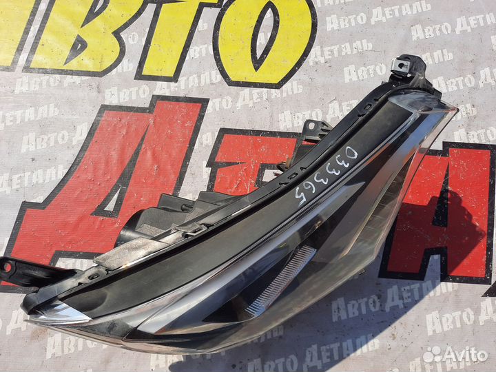Фара правая Toyota Rav 4 Тойота Рав 4 2015-2018