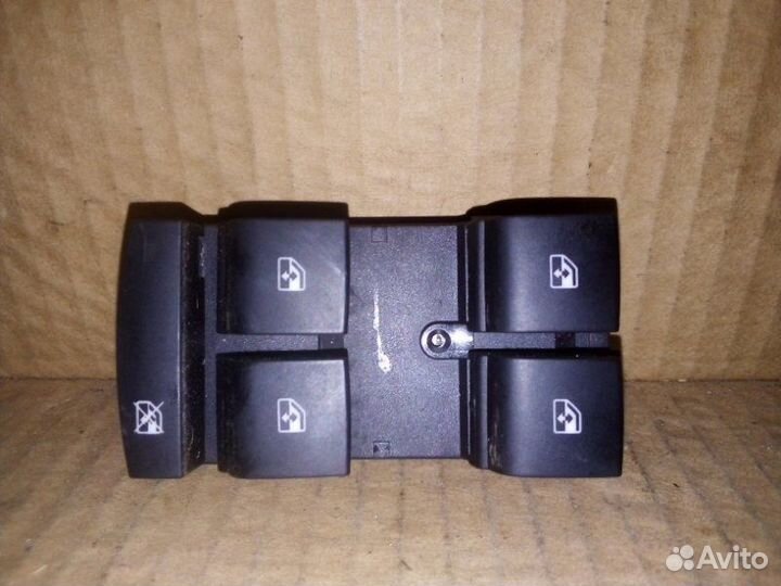 Блок управления стеклоподъемниками передний левый