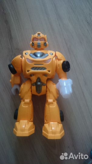 Робот, машина на управлении