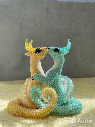 Амигуруми влюбленные драконы из бисера