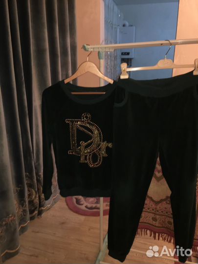 Спортивный костюм женский