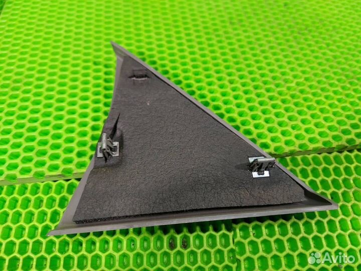 Накладка двери передняя левая Chevrolet Tahoe