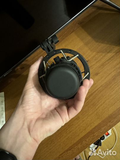 Микрофон HyperX QuadCast S черный с пантографом