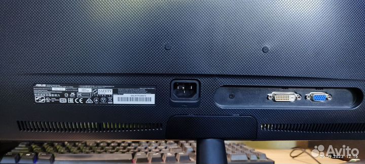 Монитор Asus 24