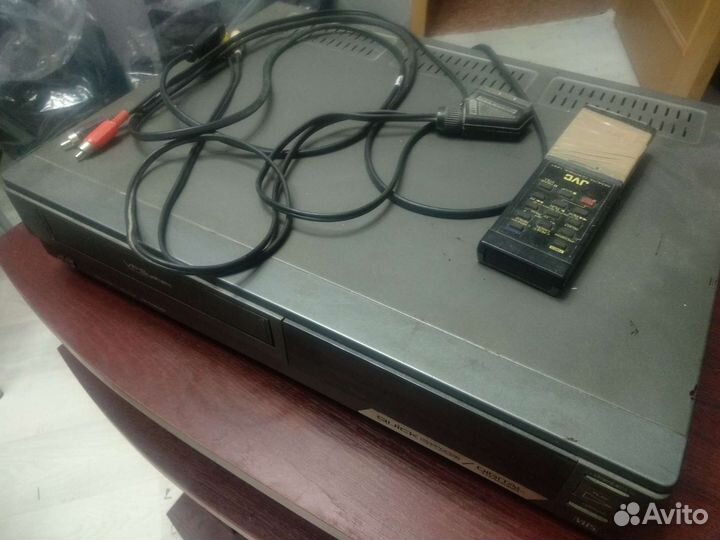 Видеомагнитофон jvc