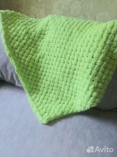 Плюшевый плед из ализе пуфи