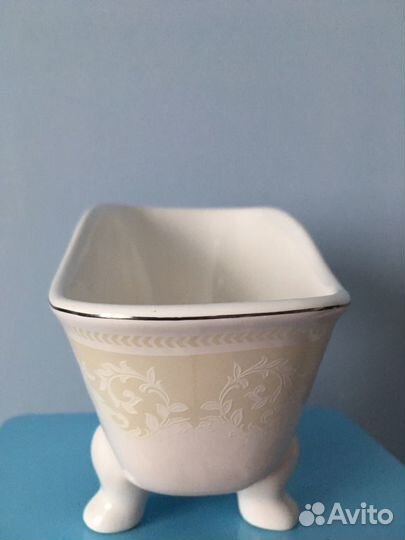Керамическая ванночка