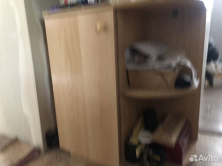 Тумбочка,полка