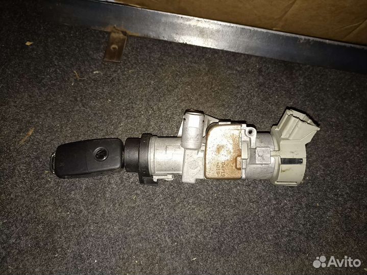 Замок зажигание на поло седан