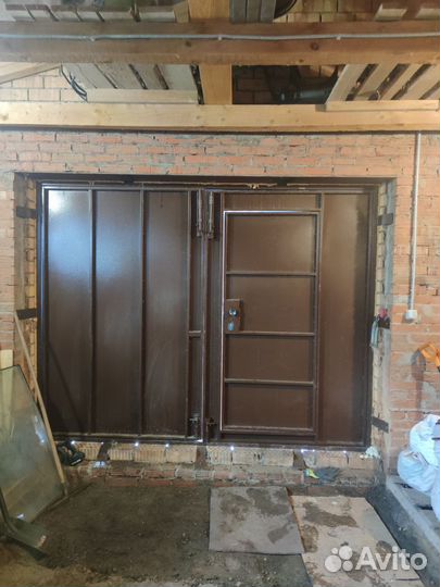 Ворота гаражные металлические распашные