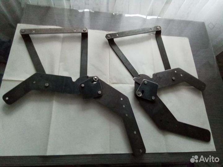 Подъемный механизм для дивана