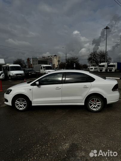 Volkswagen Polo 1.6 AT, 2011, 216 000 км