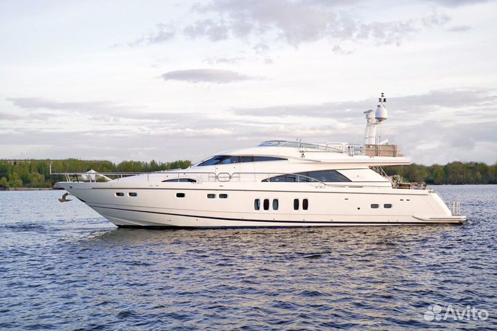 Аренда роскошной яхты с обслуживанием Москва