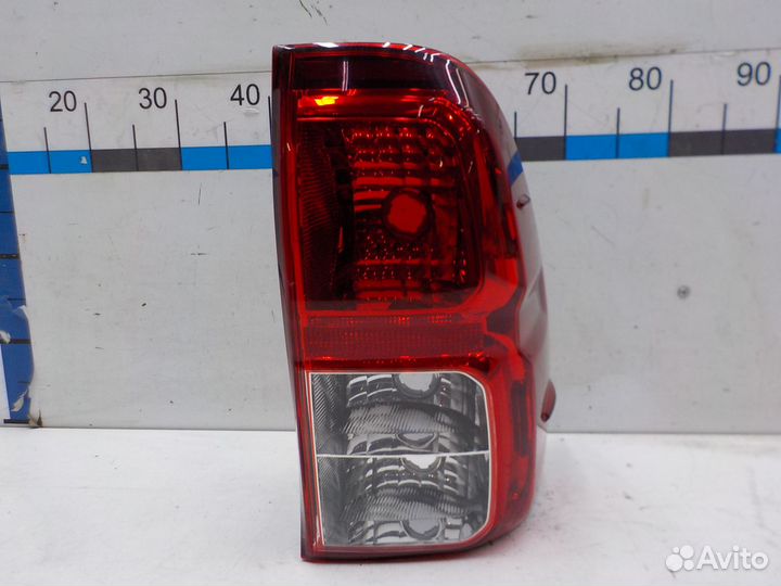 Фонарь задний правый Toyota Hi Lux 2015
