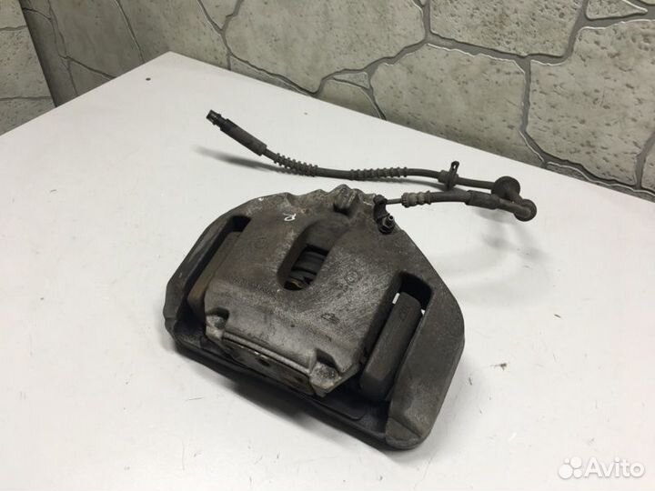 Суппорт тормозной передний правый Bmw 5-Seria F10