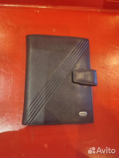 Кожаная обложка для документов и блокнота Petek