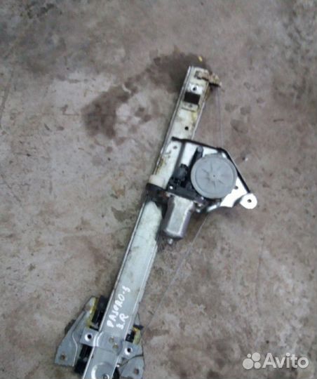 Стеклоподъемник задней двери Mitsubishi Pajero 3