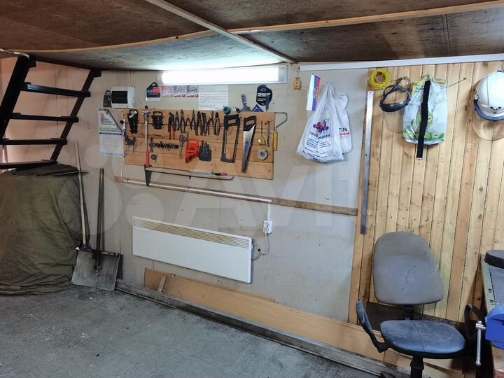 Гараж, > 30 м²