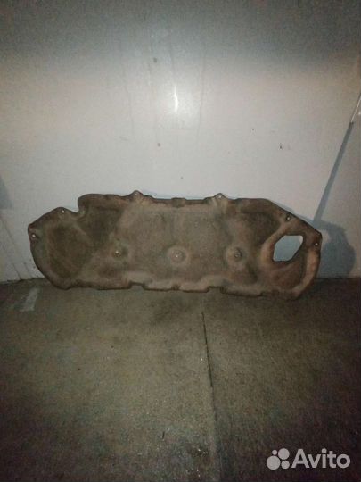 Nissan Almera Tino утеплитель капота