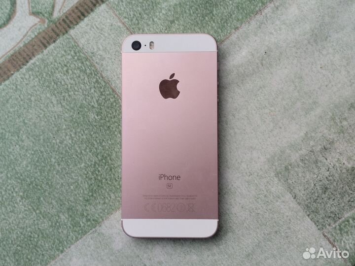 iPhone SE, 32 ГБ