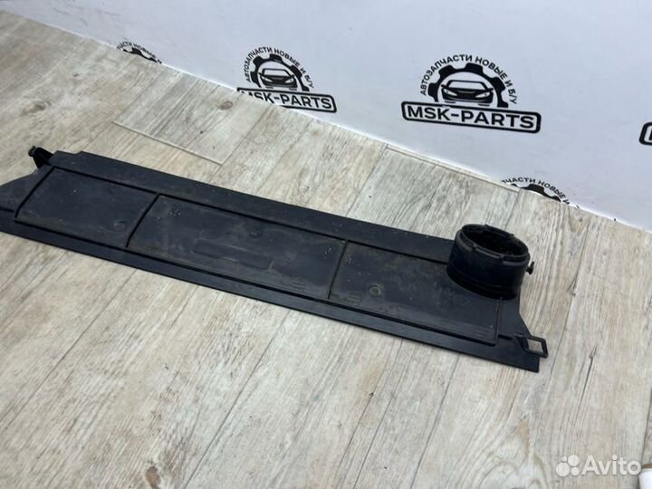 Дефлектор радиатора Renault Scenic 3 2010