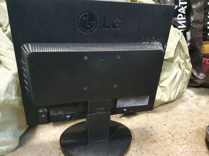 Монитор LG Flatron L1753S BF