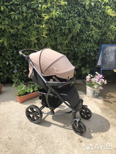 Коляска прогулочная всесезонная BubaGo Model One