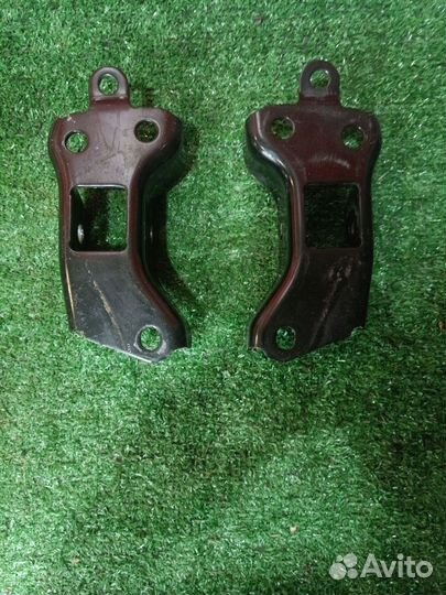 Кронштейн заднего рычага Toyota RAV4 40