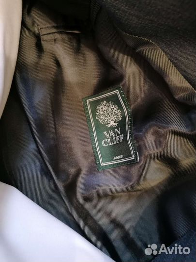 Школьный костюм для мальчика 128 серый