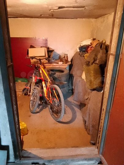 Гараж, > 30 м²
