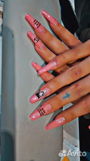 Модель на маникюр- наращивание