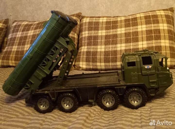 Машина стреляет мячиками