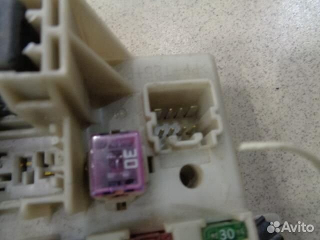 Блок предохранителей салонный Mazda 3 BK 2003-2009