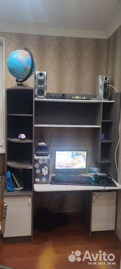 Стол компьютерный