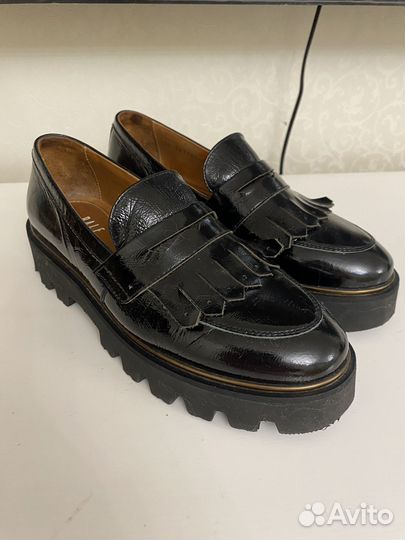 Лоферы лаковые