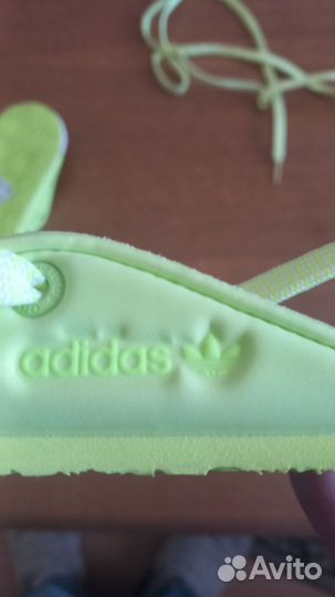 Шлепанцы, сланцы adidas