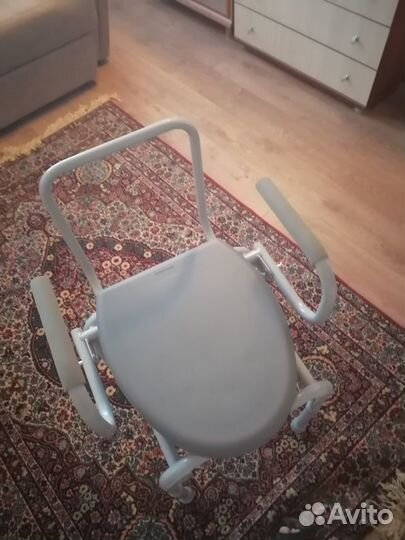 Переносной, прикроватный туалет